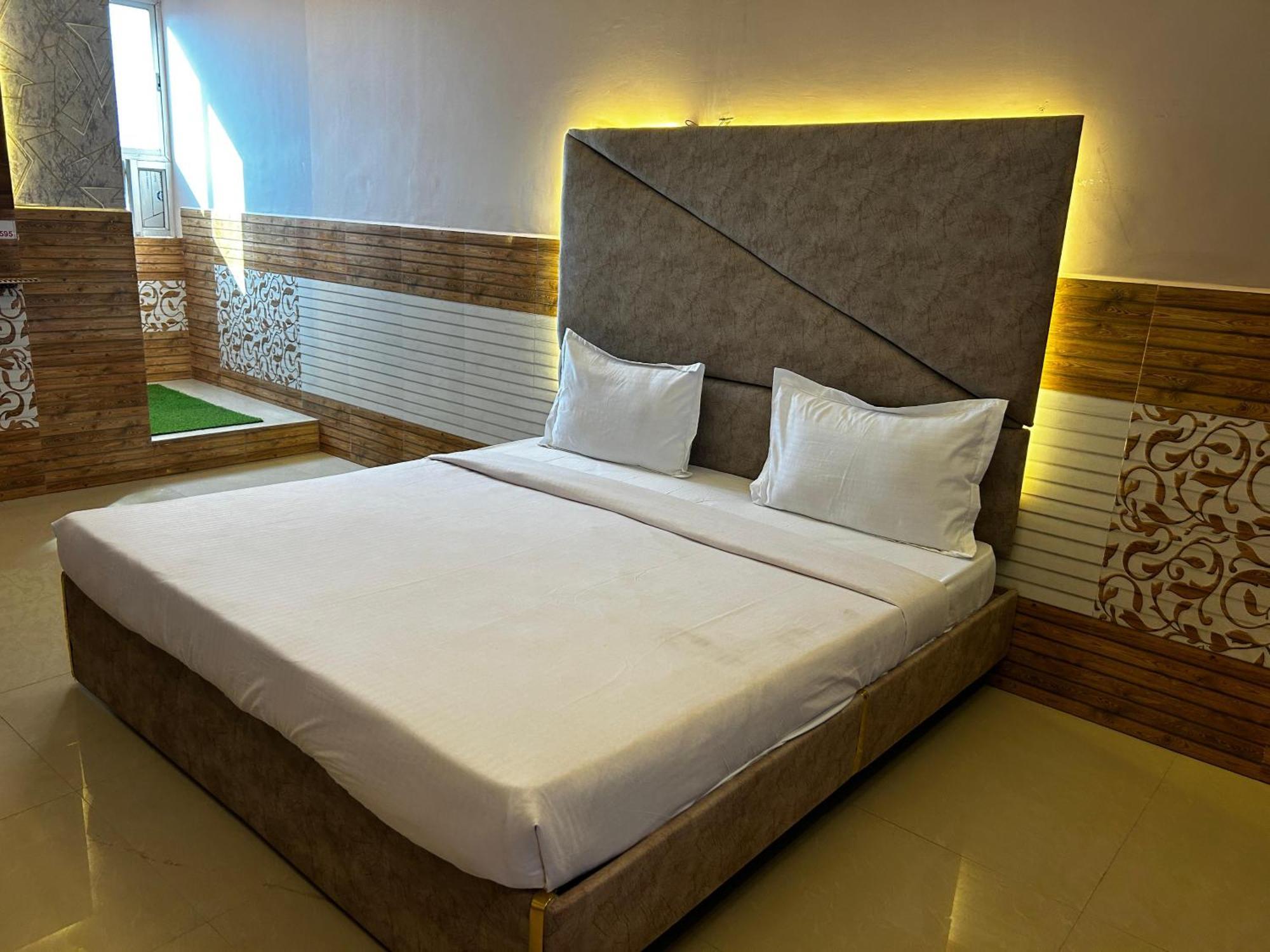 Hotels7Apple Mahoba Kültér fotó